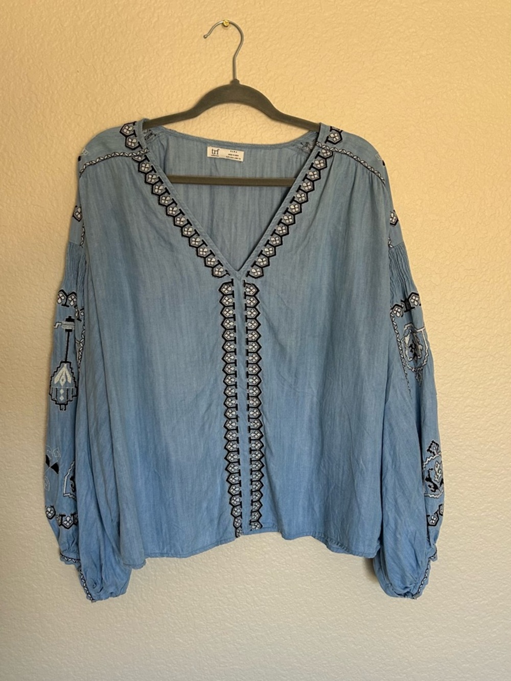 Zara Boho Oversized Chambray Embroidered V-Neck Balloon Sleeve Top Blouse Large